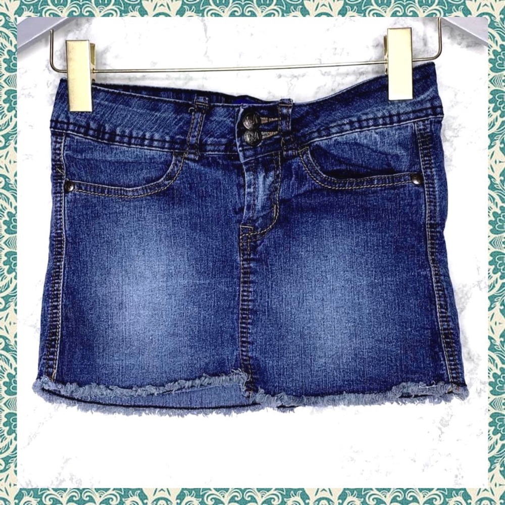 Miley Cyrus Y2K Low Rise Distressed Frayed Hem Denim Micro Mini Skirt Juniors 3